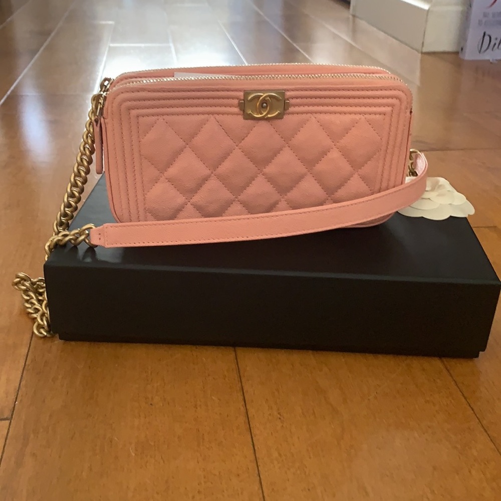 Chanel wallet on a chain - Picture 2 of 9